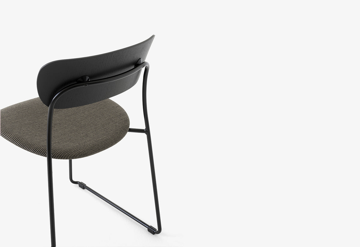 Pavilion Chair | Sled Base | Upholstered Seat, Anderssen and voll, Andtradition