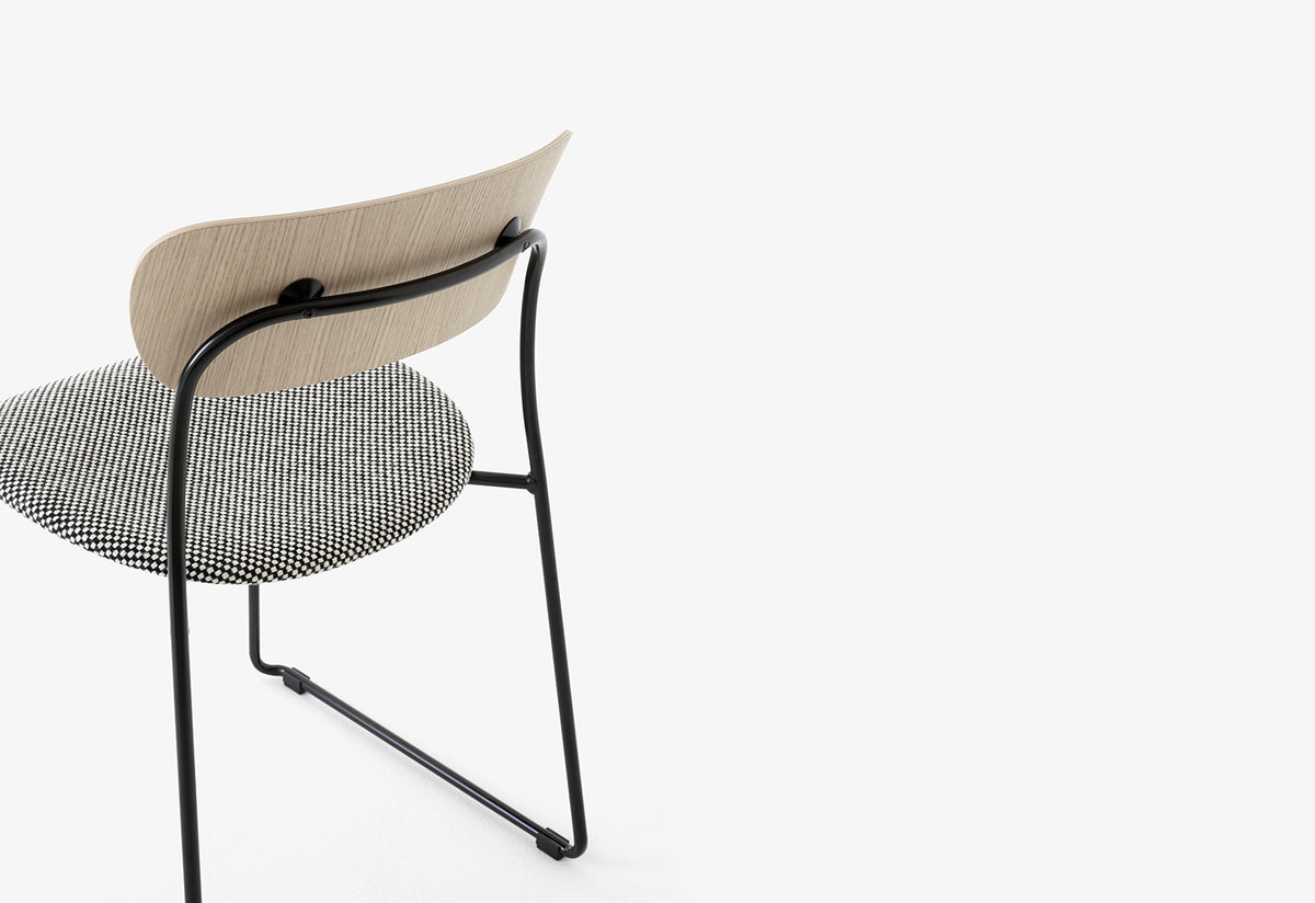 Pavilion Chair | Sled Base | Upholstered Seat, Anderssen and voll, Andtradition