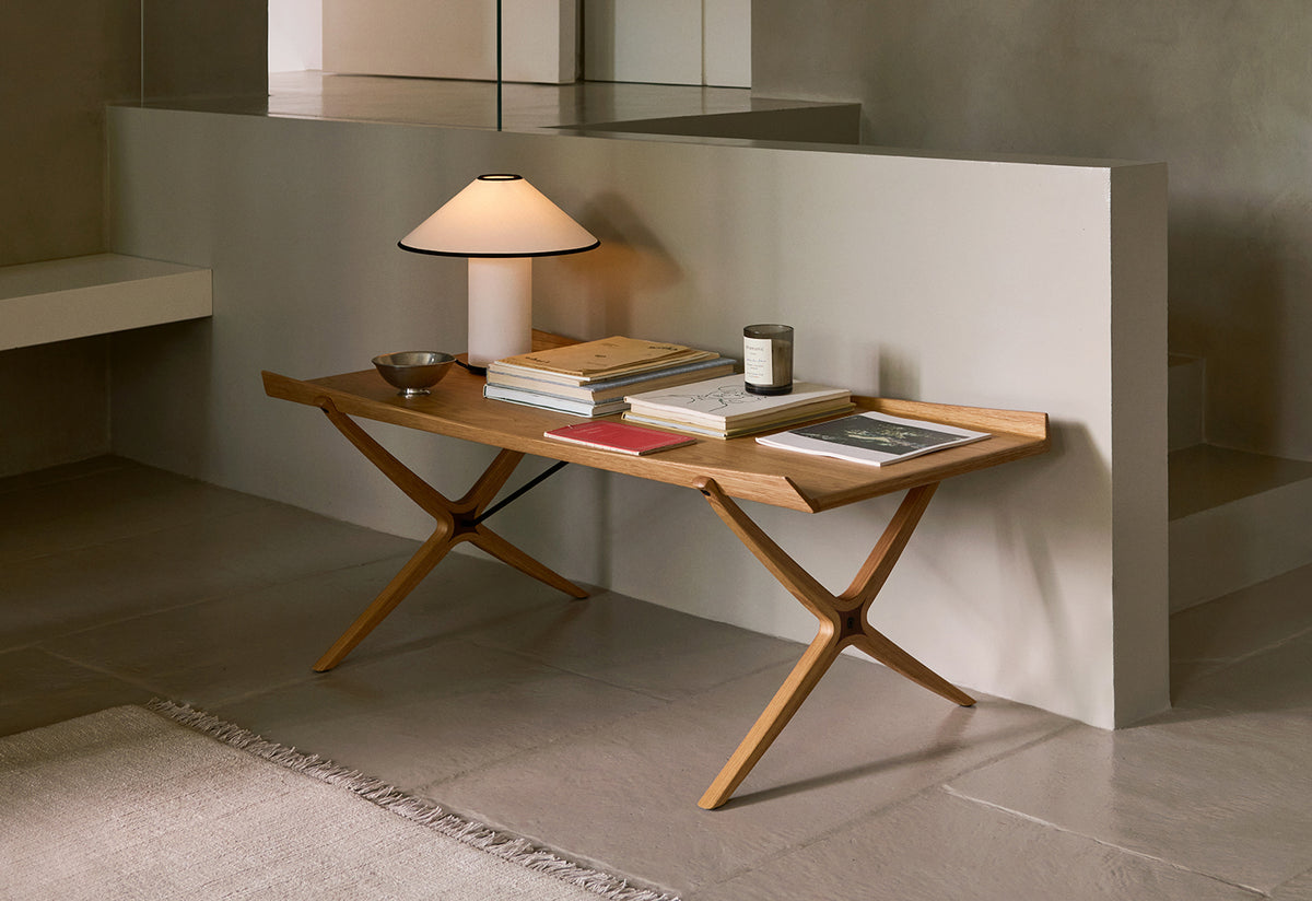 X Table, Hvidt and molgaard, Andtradition