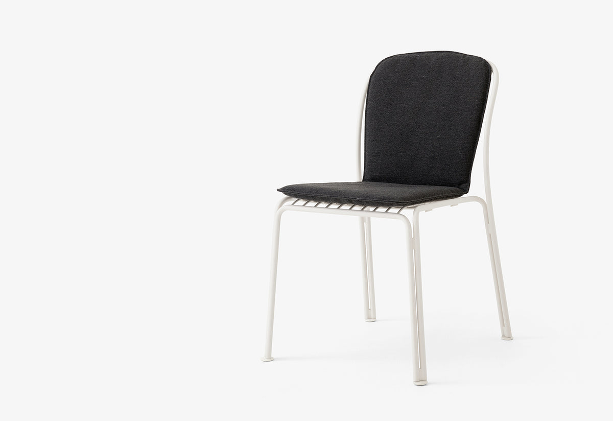 Thorvald Side Chair, Space copenhagen, Andtradition