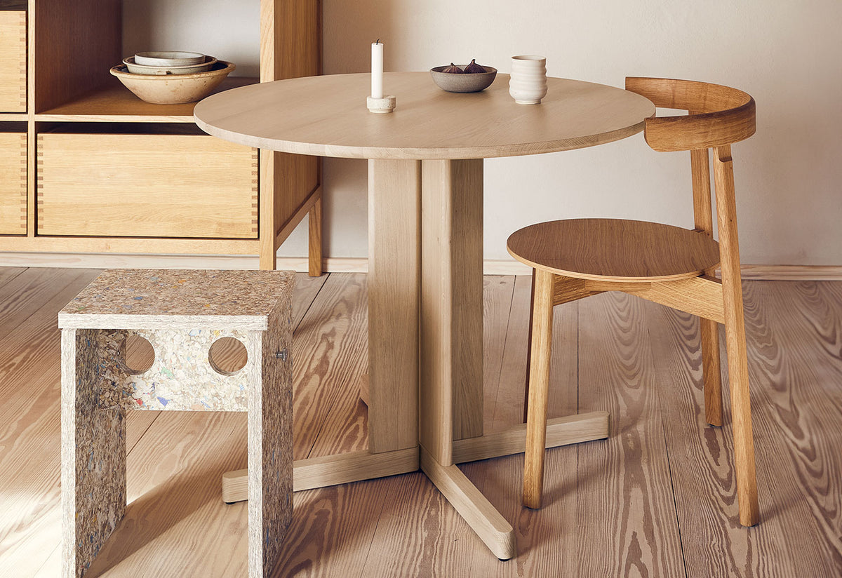 Lunar Chair, Herman studio, Form and refine