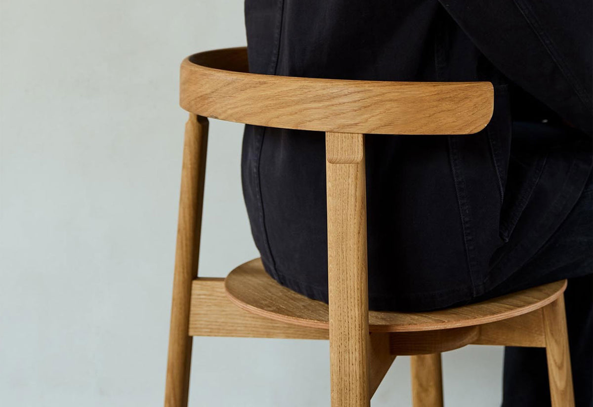 Lunar Chair, Herman studio, Form and refine