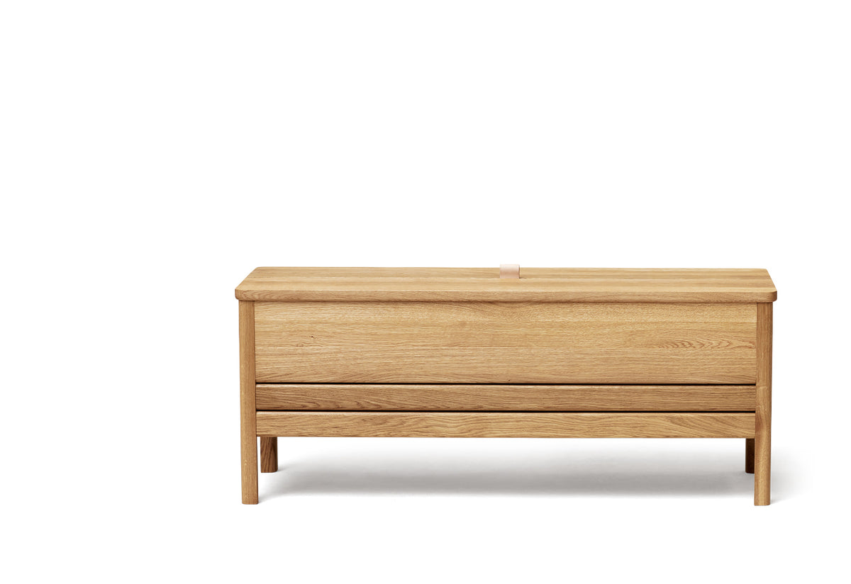 A Line Storage Bench 111, Herman studio, Form and refine