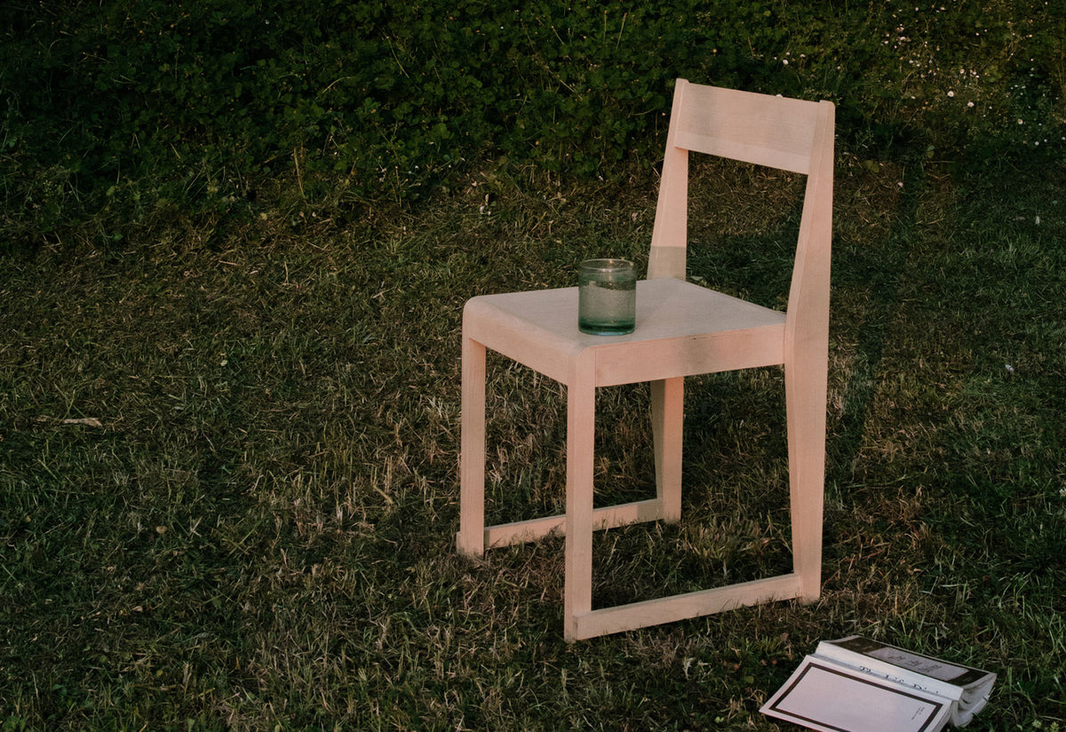 Chair 01, Frama