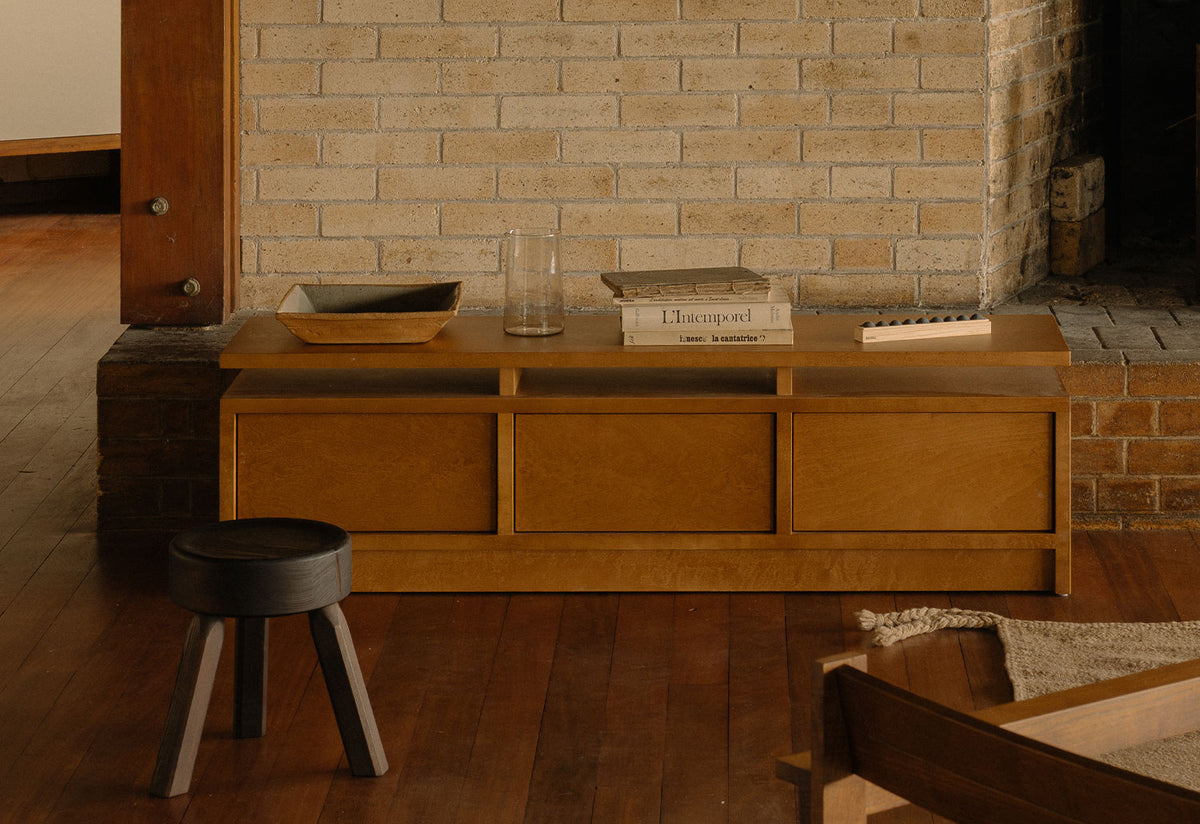 Ratio Console, Ilo studio, Frama
