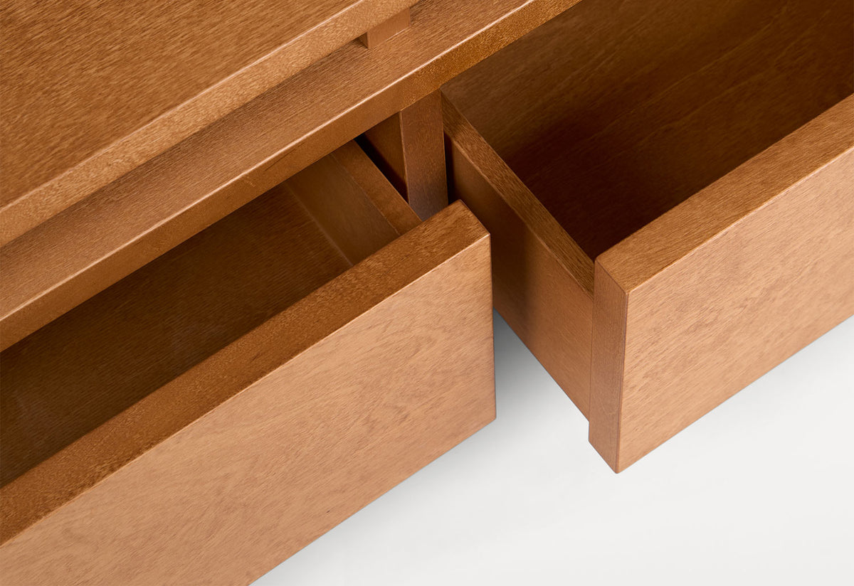 Ratio Console, Ilo studio, Frama
