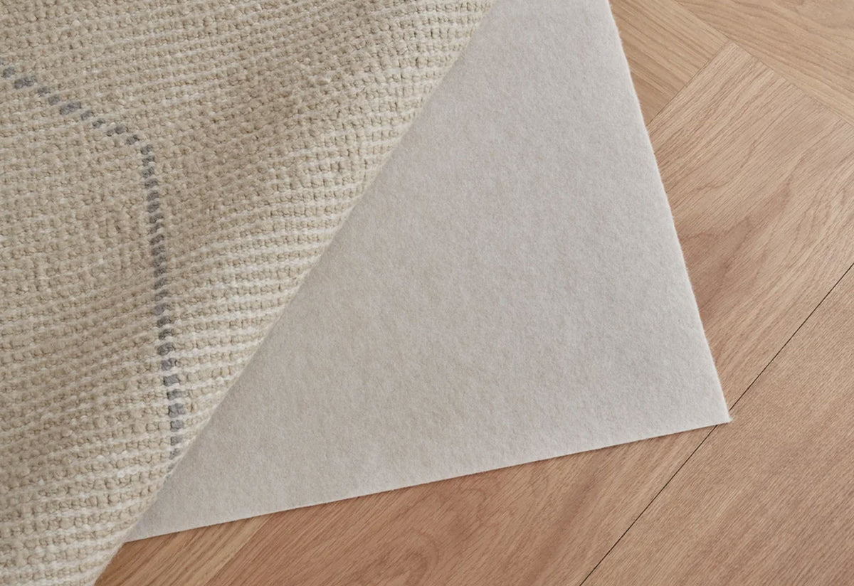 Poetic Grid Rug, Urd moll gundermann, Linie design