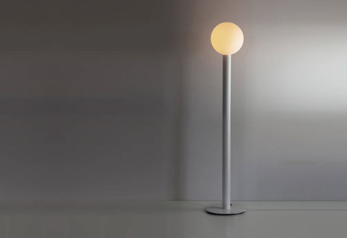 Nil Floor Lamp | Ex-Display