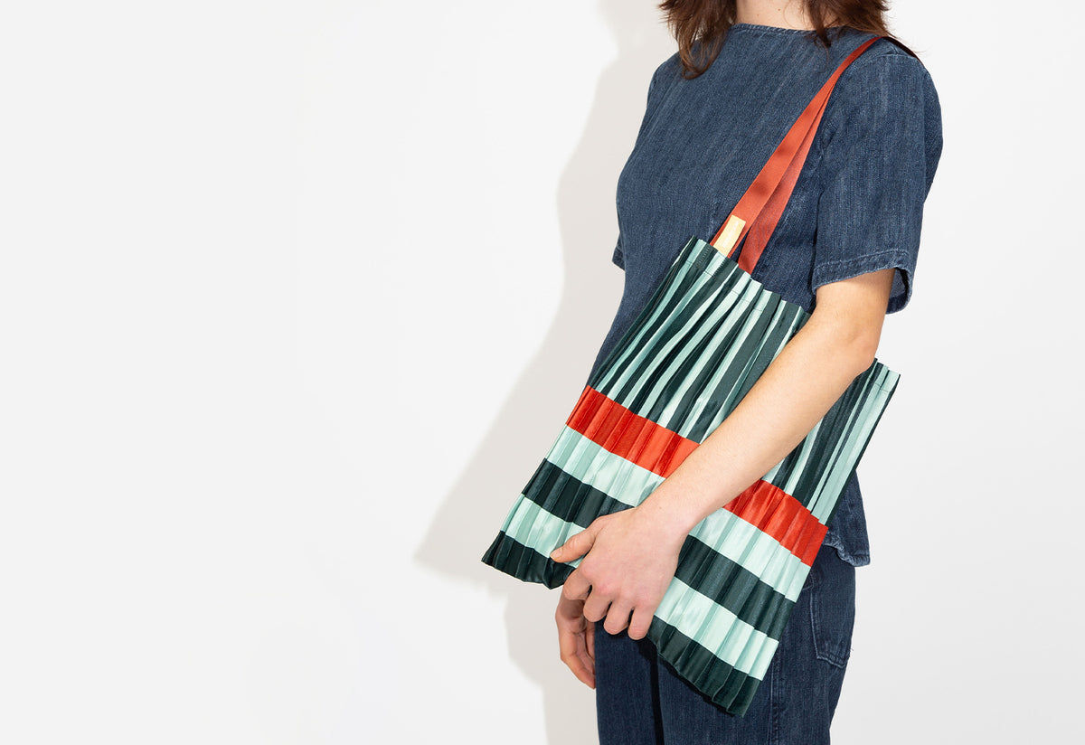 Pleated Tote | Smerelda, Multitudes