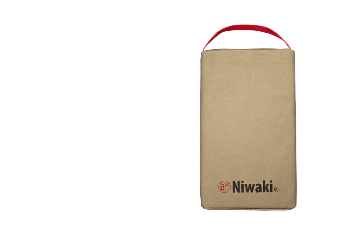 Kneeler, Niwaki