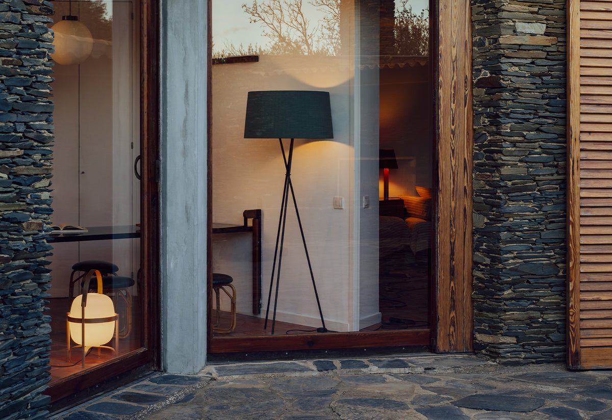 Tripode G5 Floor Lamp, Equipo santa and cole, Santa and cole