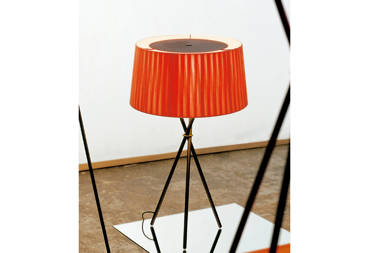 Tripode G6 Table Lamp, Equipo santa and cole, Santa and cole