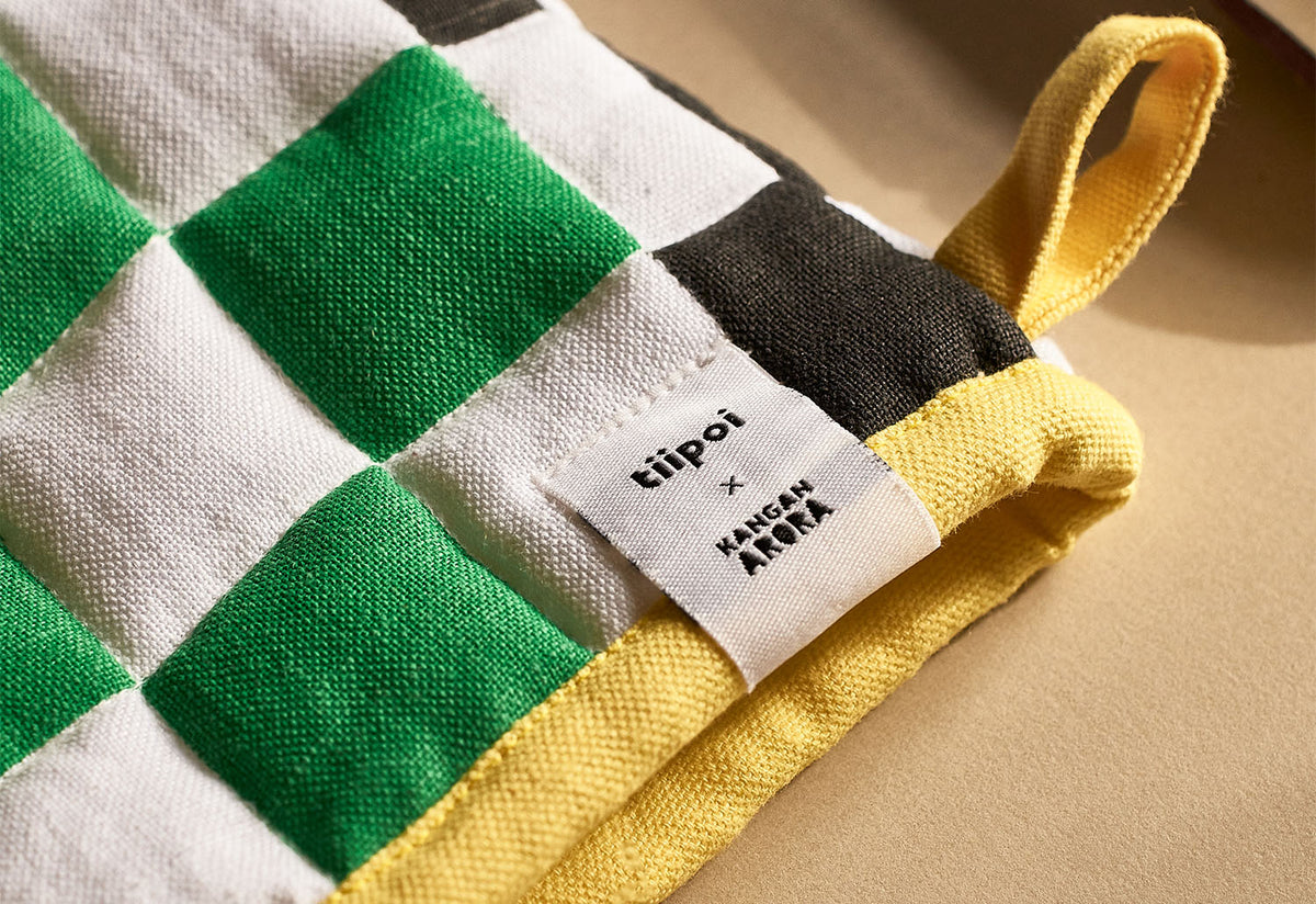 Yantra 10 Oven Mitt, Kangan arora, Tiipoi