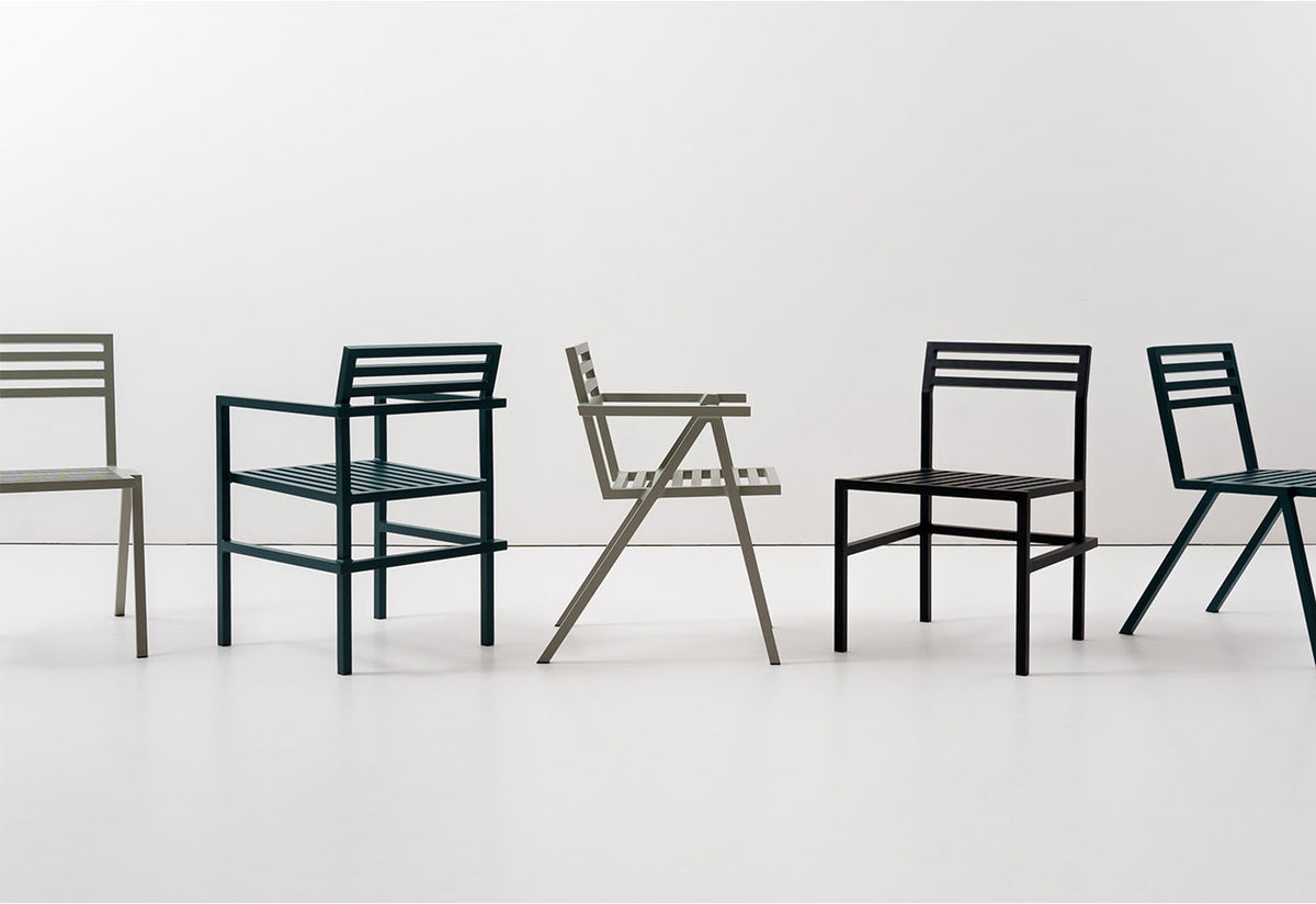 19 Outdoors Dining Chair, Nine