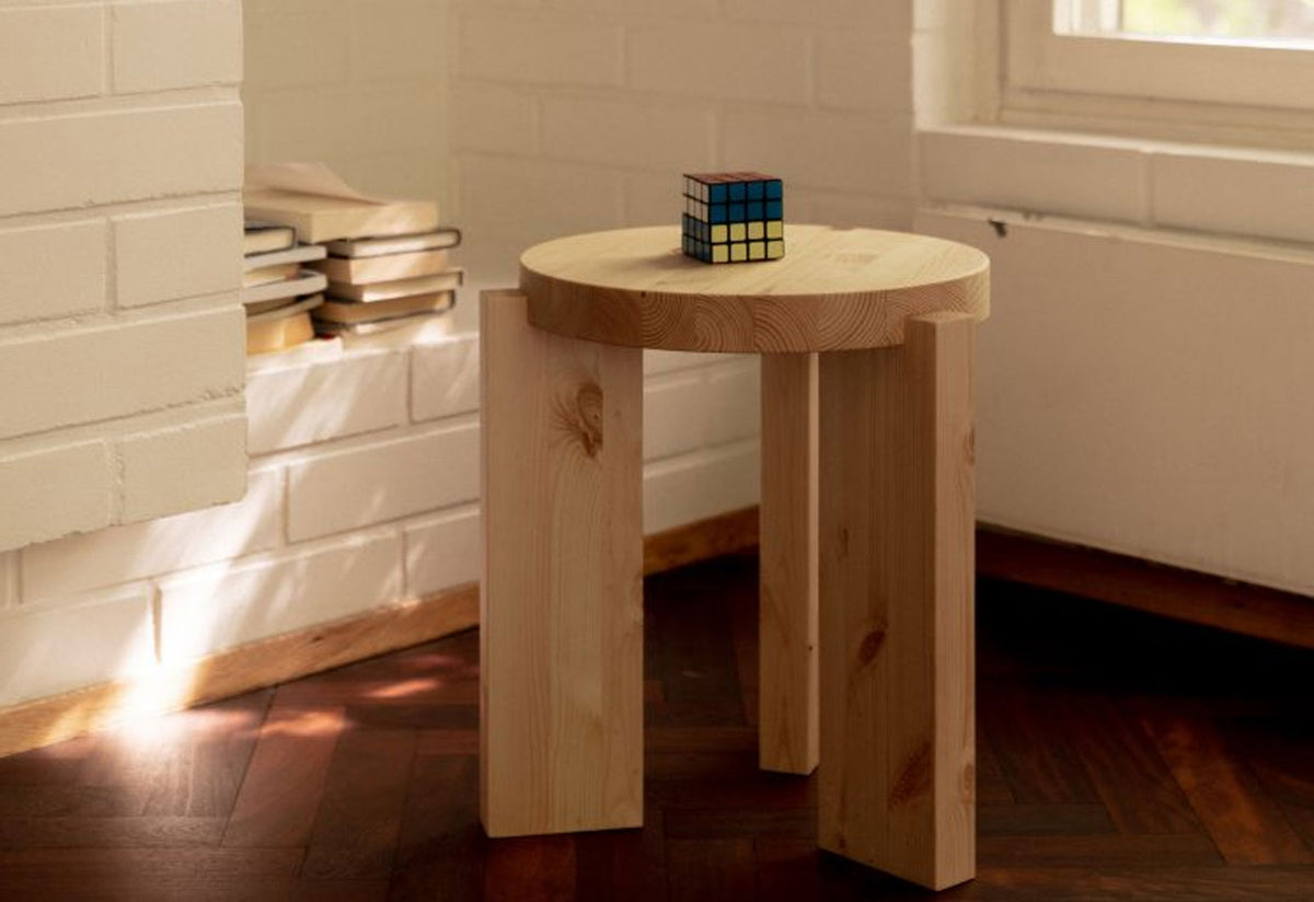 001 Stool, Fredrik paulsen, Vaarnii