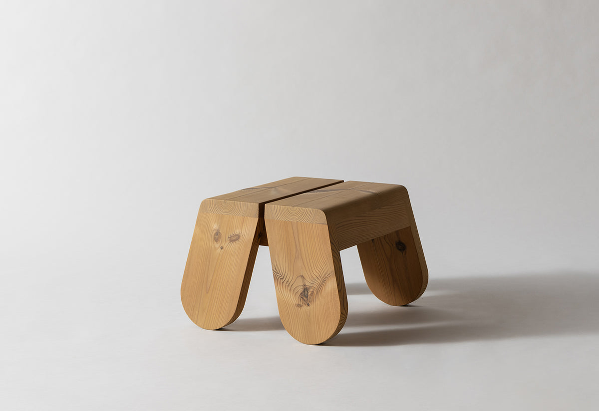 015 Peace Outdoor Footstool, Faye toogood, Vaarnii