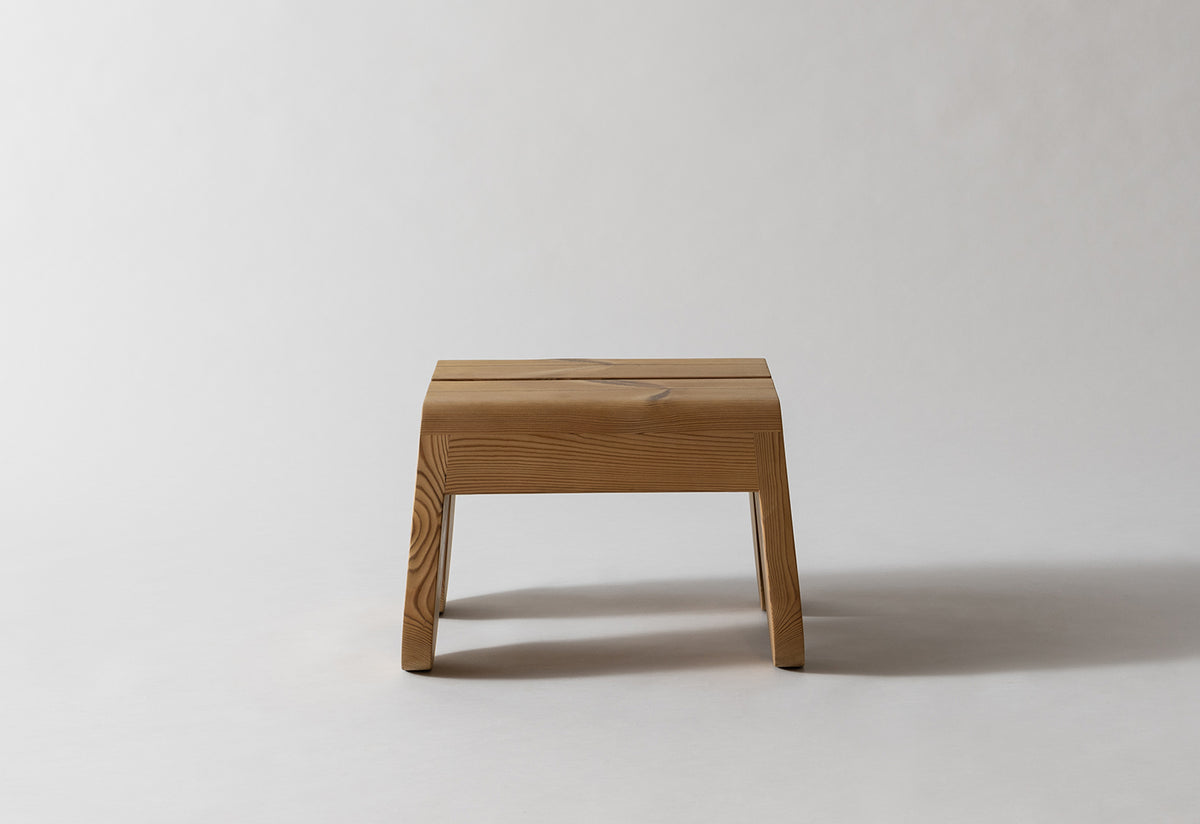 015 Peace Outdoor Footstool, Faye toogood, Vaarnii