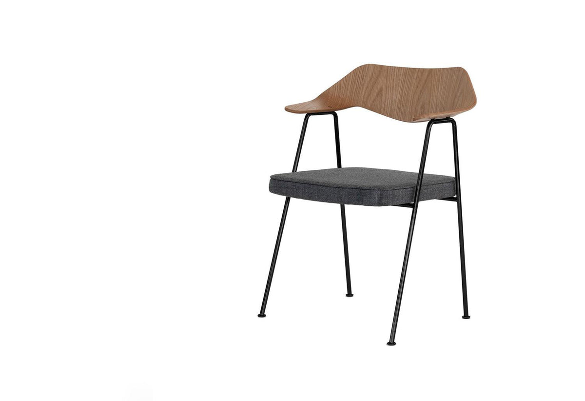 675 Armchair, Robin day, Case furniture