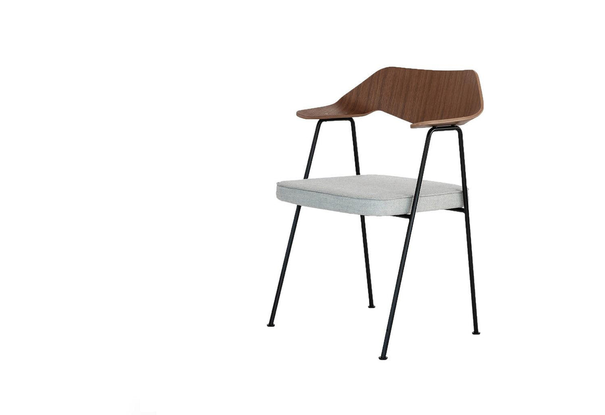 675 Armchair, Robin day, Case furniture