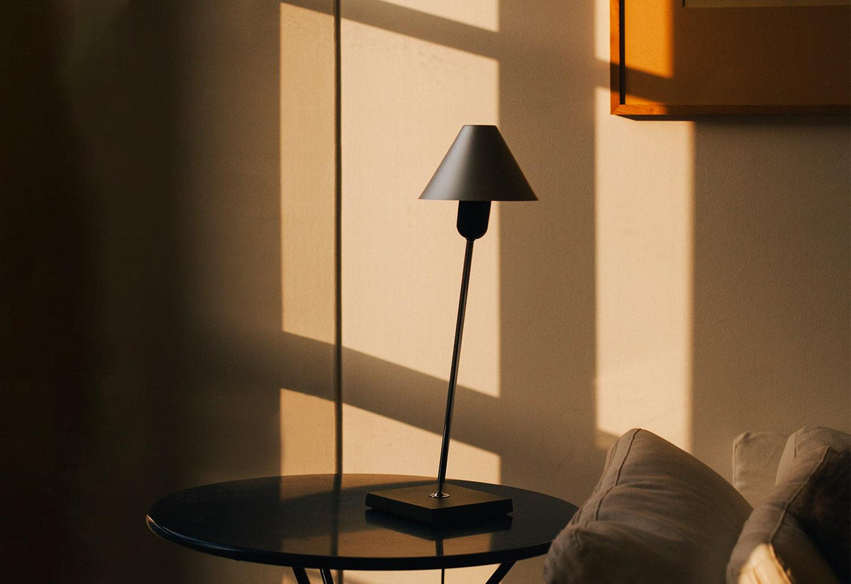 Gira Table Lamp, Massana tremoleda and ferrer, Santa and cole