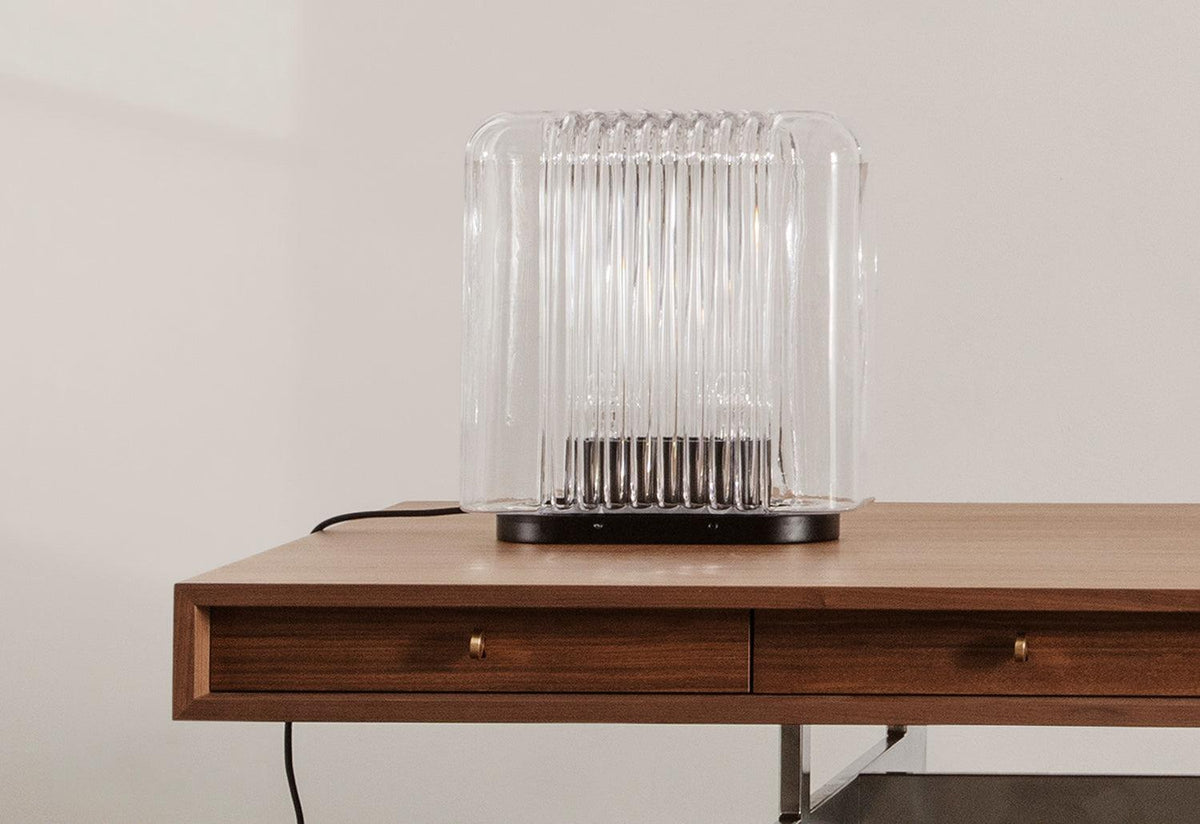 Lari Table Lamp, Angelo mangiarotti, Karakter