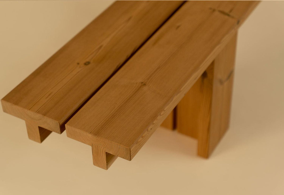 013 Osa Outdoor Bench, Henrik tjaerby, Vaarnii