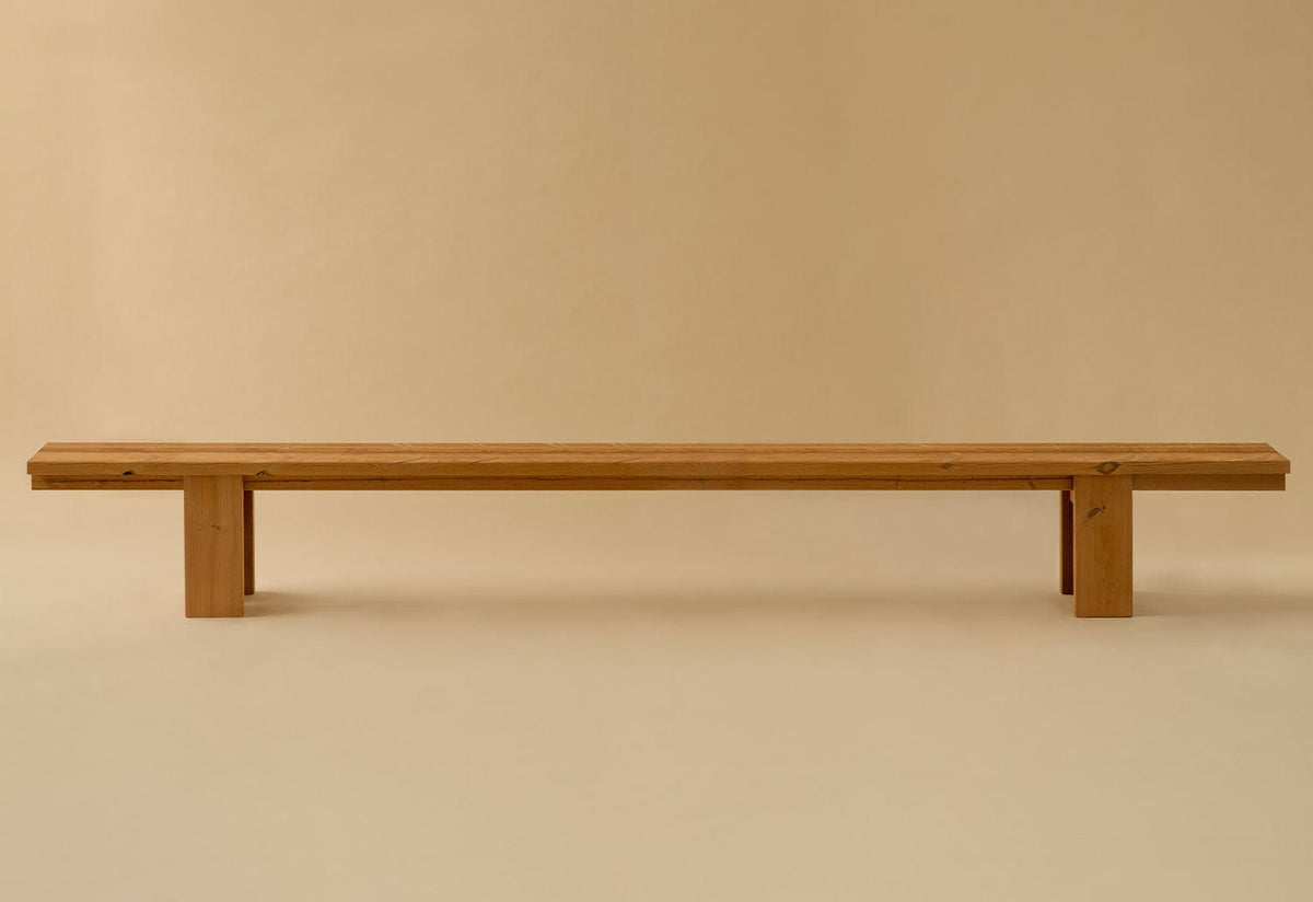 013 Osa Outdoor Bench, Henrik tjaerby, Vaarnii