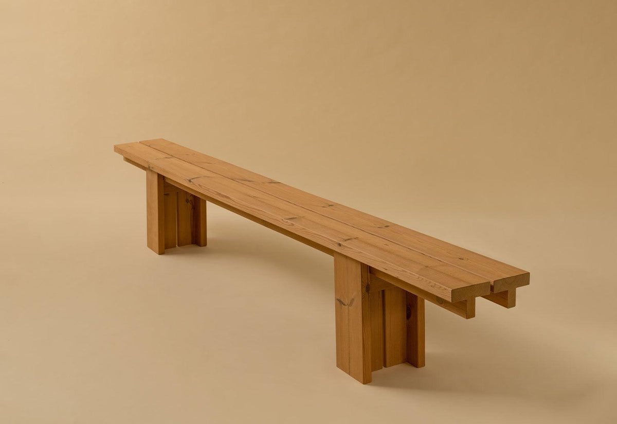 013 Osa Outdoor Bench, Henrik tjaerby, Vaarnii