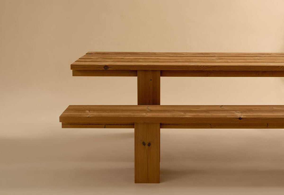 013 Osa Outdoor Bench, Henrik tjaerby, Vaarnii