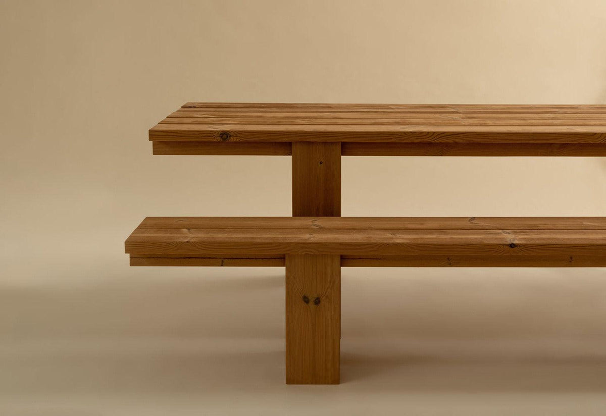 013 Osa Outdoor Dining Table, Henrik tjaerby, Vaarnii