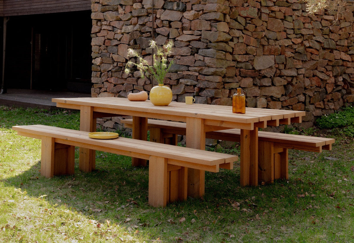 013 Osa Outdoor Bench, Henrik tjaerby, Vaarnii