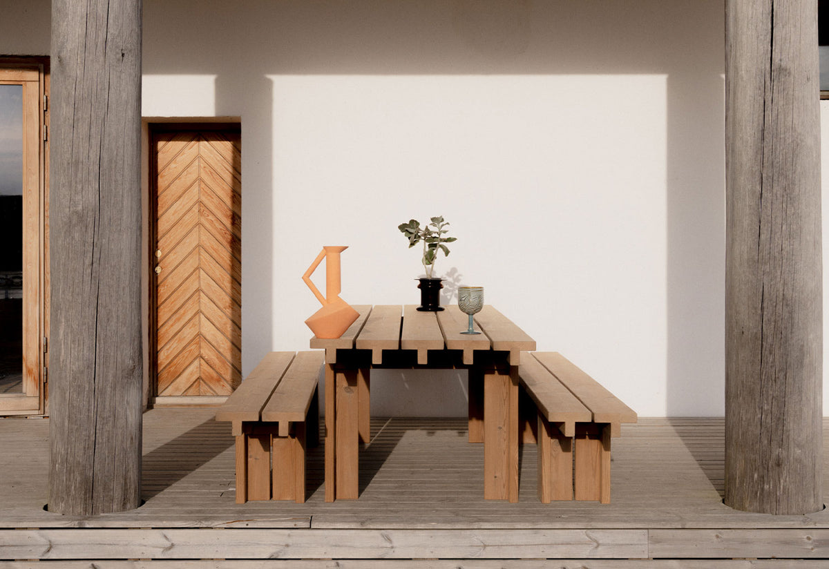 013 Osa Outdoor Bench, Henrik tjaerby, Vaarnii