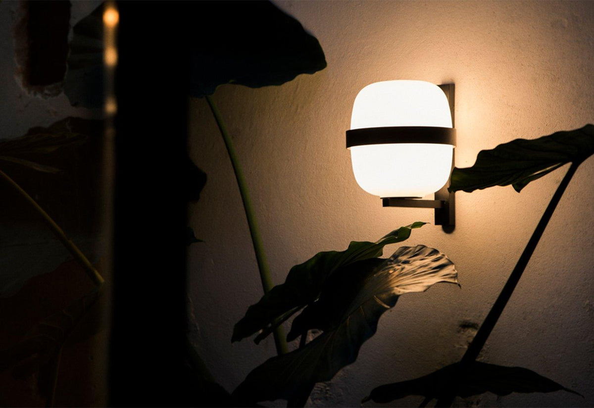Wally Wall Light, Miguel mila, Santa and cole