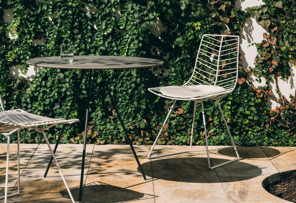 Leaf Outdoor Sled Chair, Lievore altherr molina, Arper