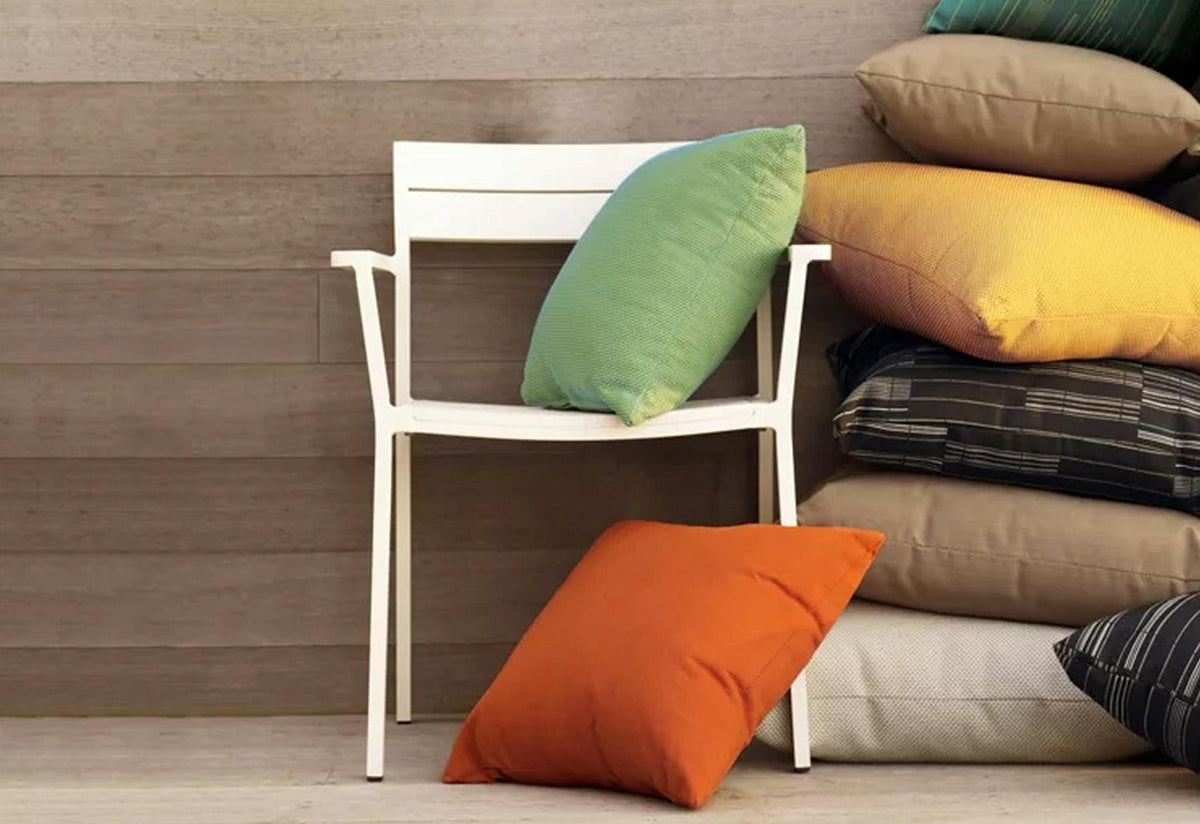 Eos Armchair, Matthew hilton, Case furniture