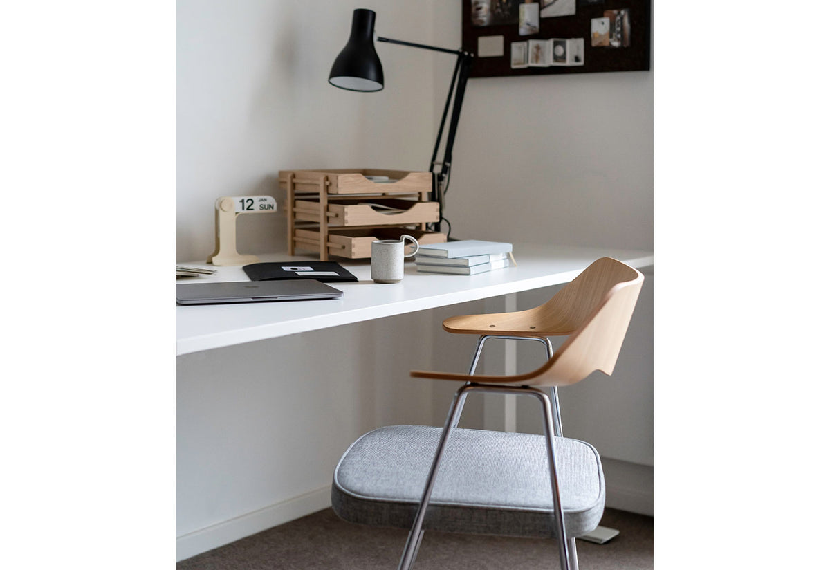 675 Armchair, Robin day, Case furniture