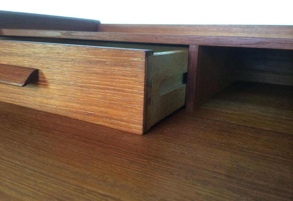 Model 64 desk | 1961