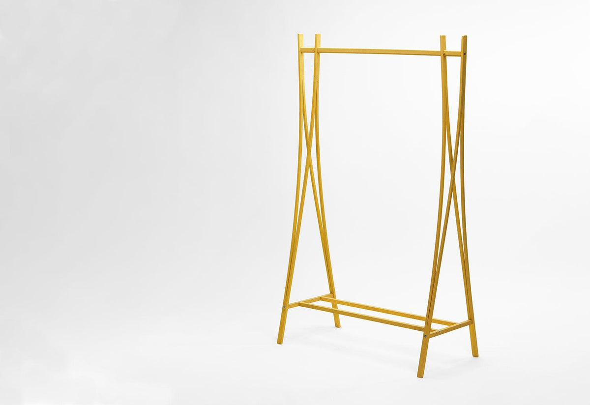 Tra-ra Clothes Rail, Tomoko azumi, Zilio a and c