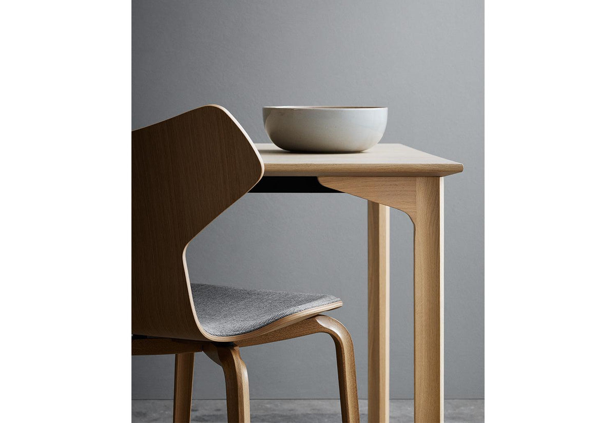 Grand Prix Wooden Legs, Arne jacobsen, Fritz hansen