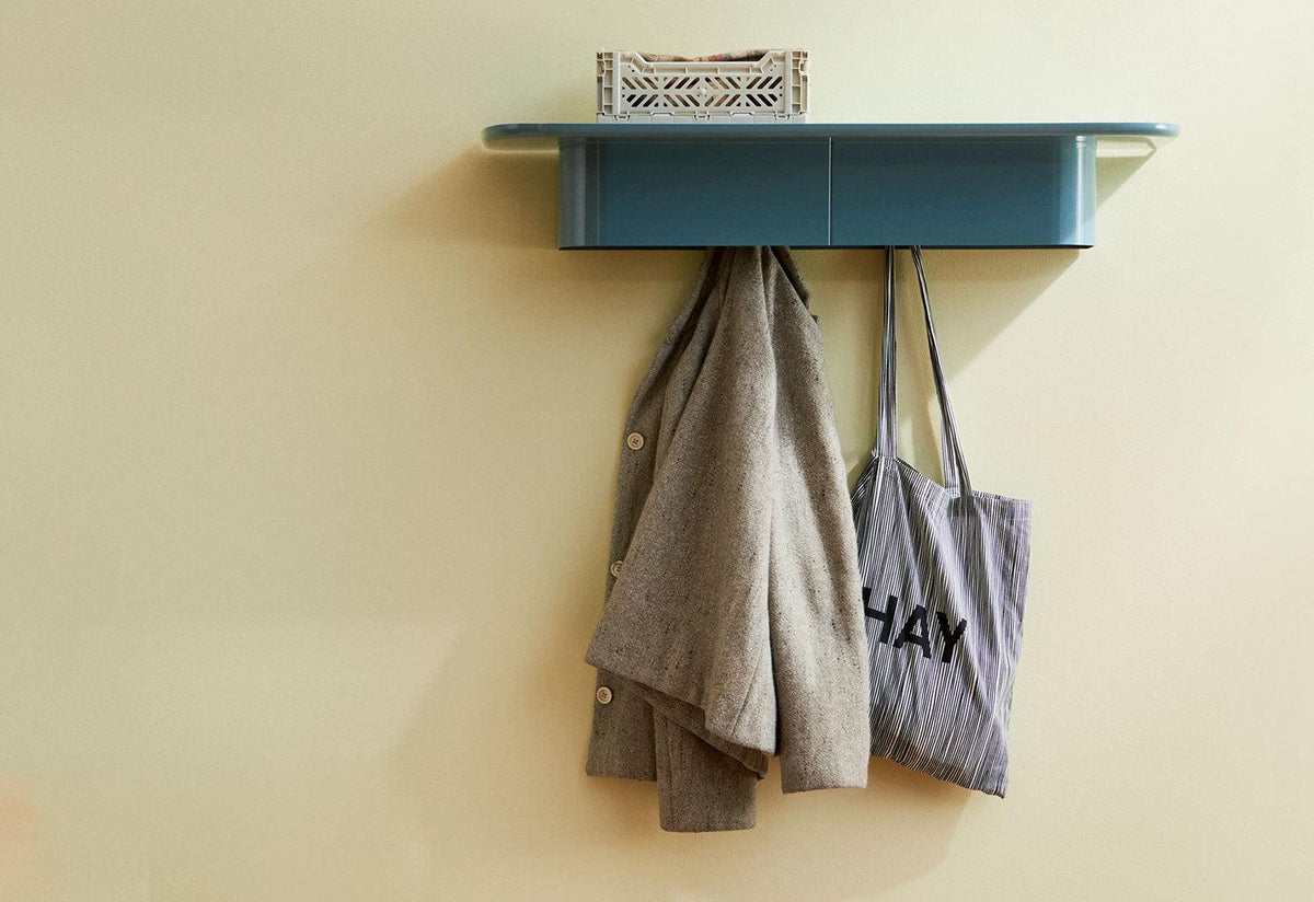 Korpus Shelf, Andreas bergsaker, Hay