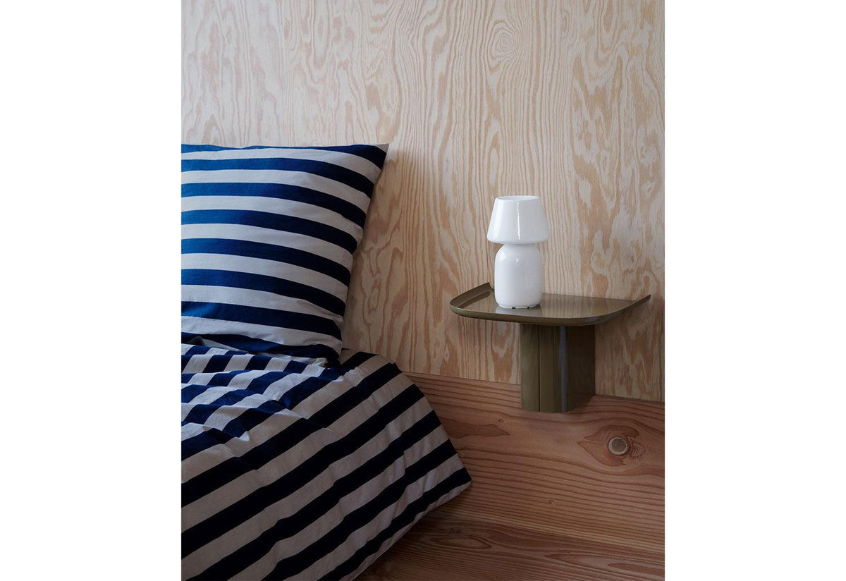 Korpus Shelf, Andreas bergsaker, Hay