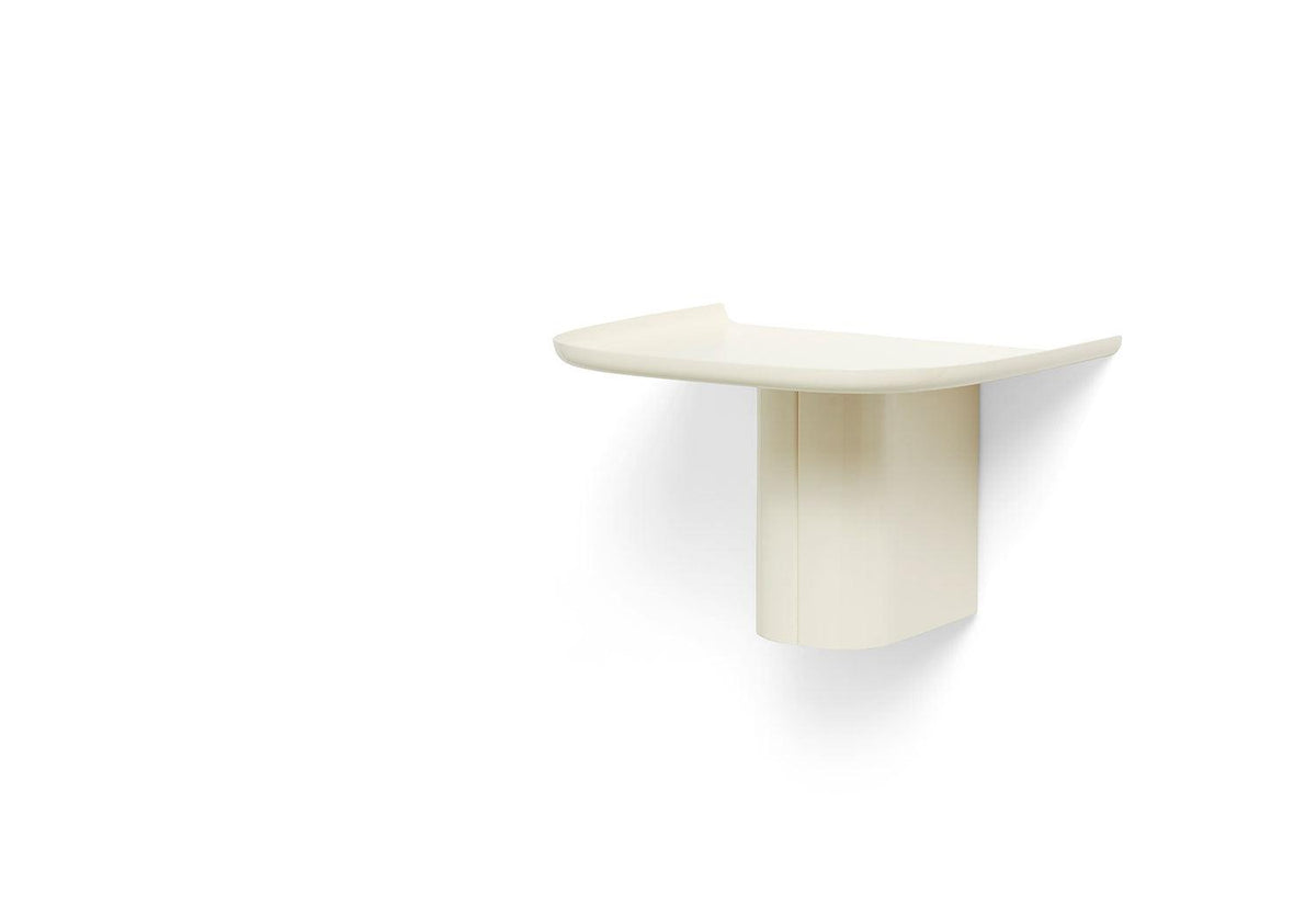 Korpus Shelf, Andreas bergsaker, Hay