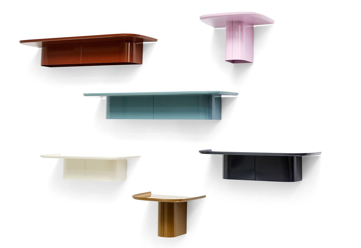 Korpus Shelf, Andreas bergsaker, Hay
