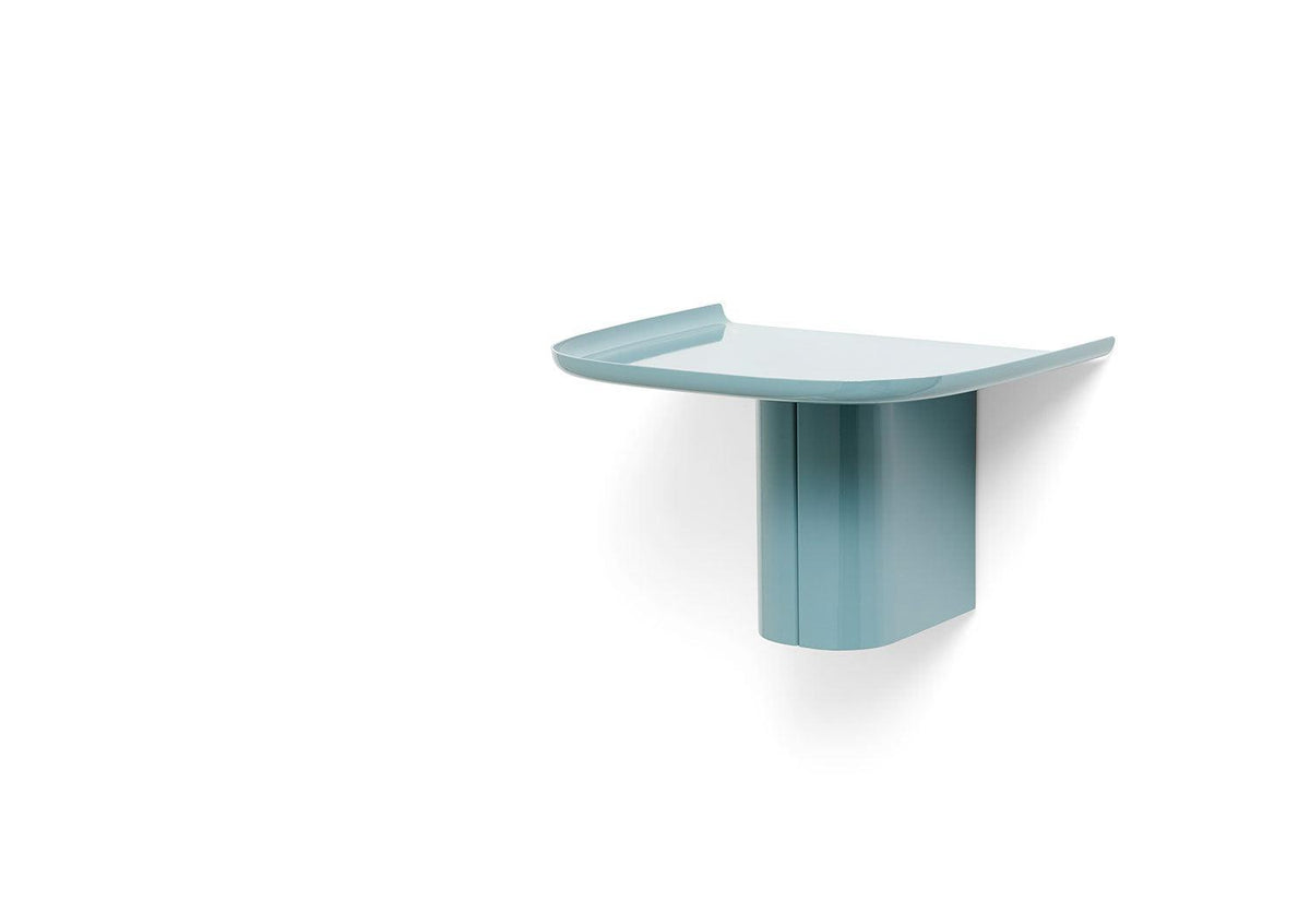 Korpus Shelf, Andreas bergsaker, Hay