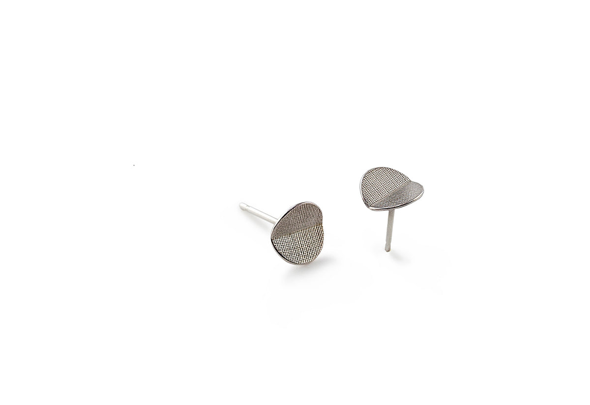 Point 4 Stud Earrings | Bent Circle, Kei tominaga