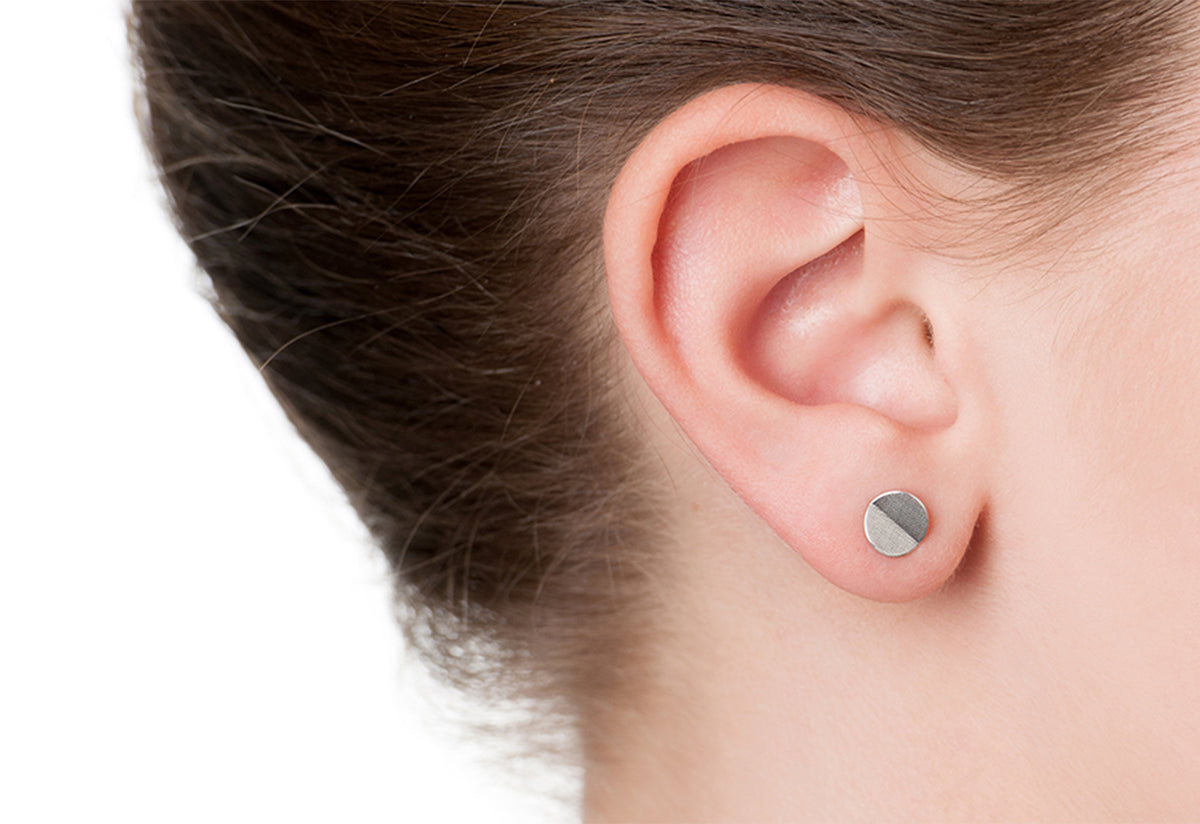Point 4 Stud Earrings | Bent Circle, Kei tominaga