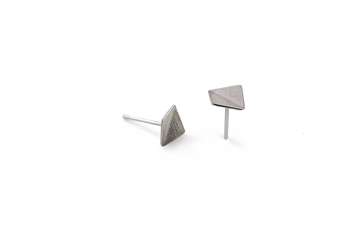Point 4 Stud Earrings | Bent Square, Kei tominaga