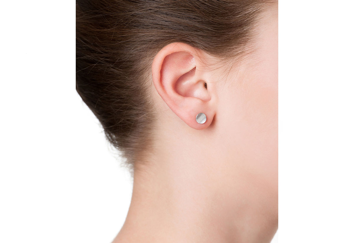 Point 4 Stud Earrings | Curved Circle, Kei tominaga