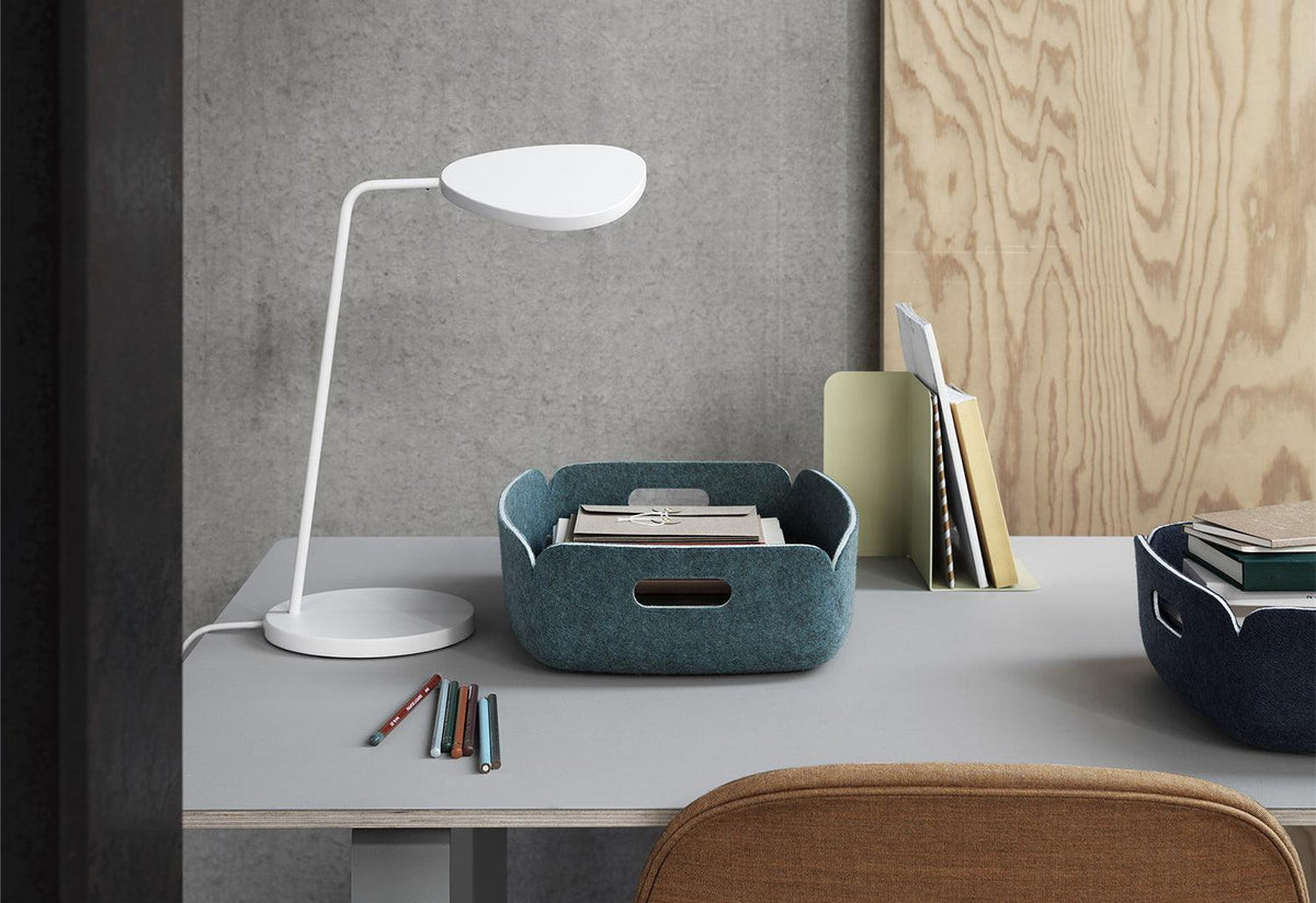 Leaf Table Lamp, Mats broberg and johan ridderstråle, Muuto