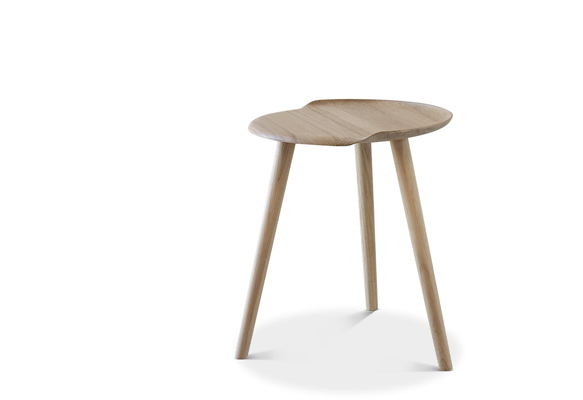 Åkande Stool with 3 Legs, Jonas lyndby jensen, Onecollection